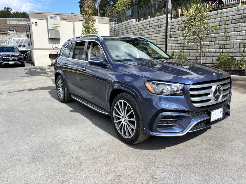 2025 Mercedes-Benz GLS Base's photo