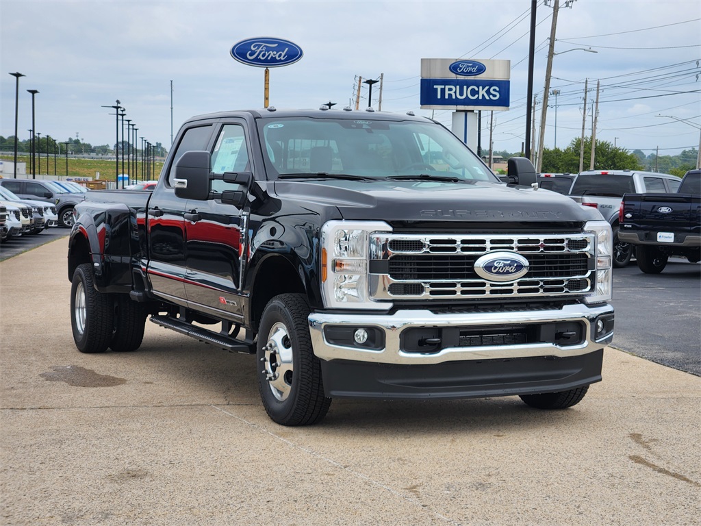 2026 Ford F-350 photo 2
