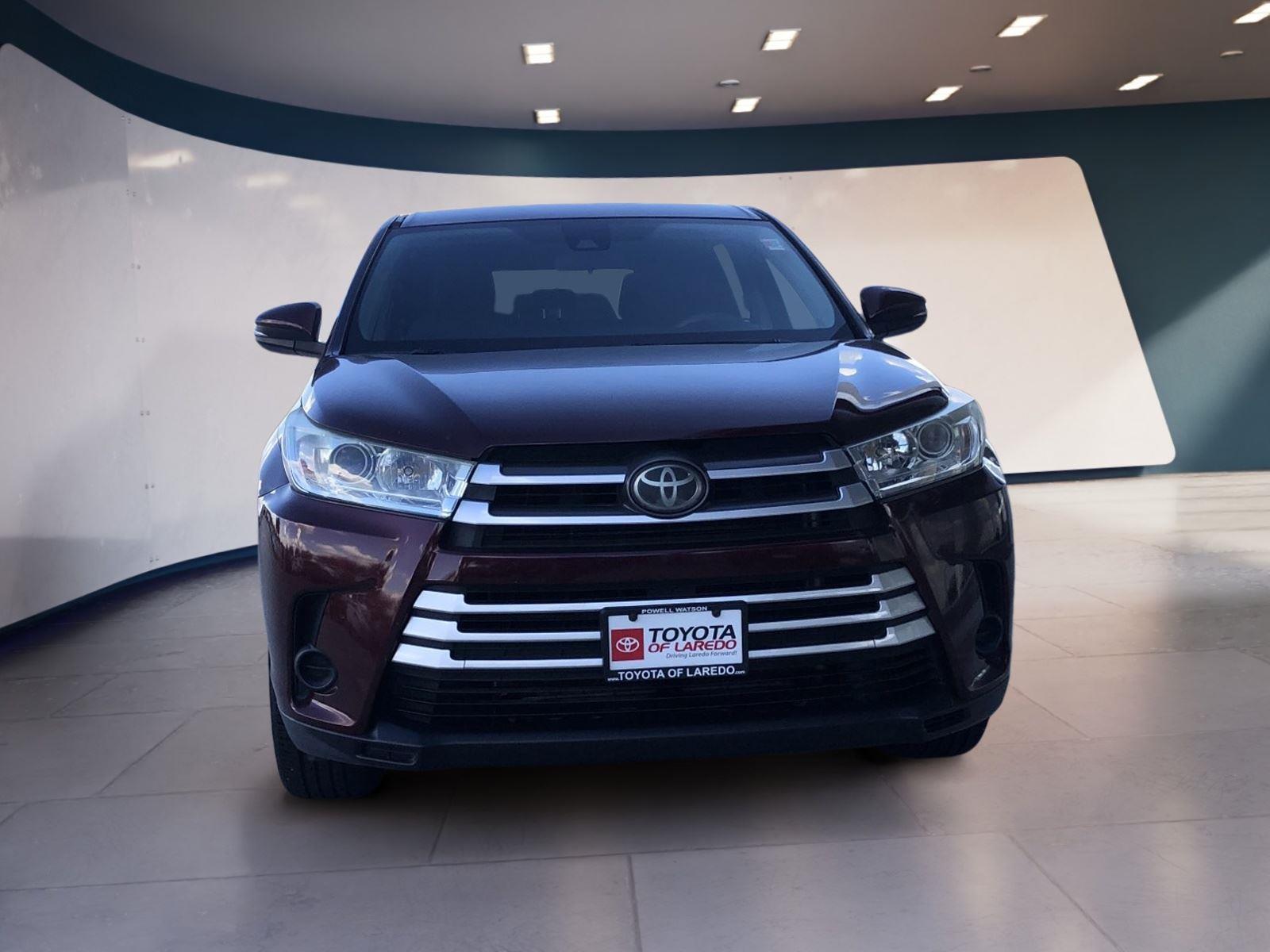 2018 Toyota Highlander LE photo 6