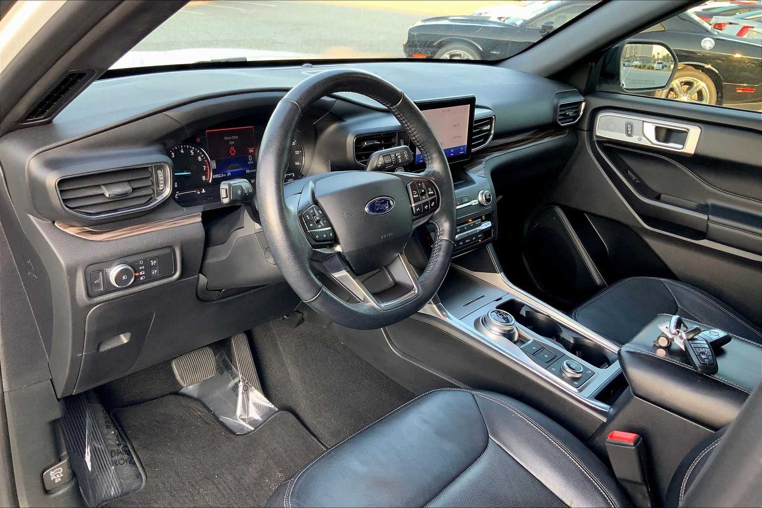 2020 Ford Explorer Limited photo 16