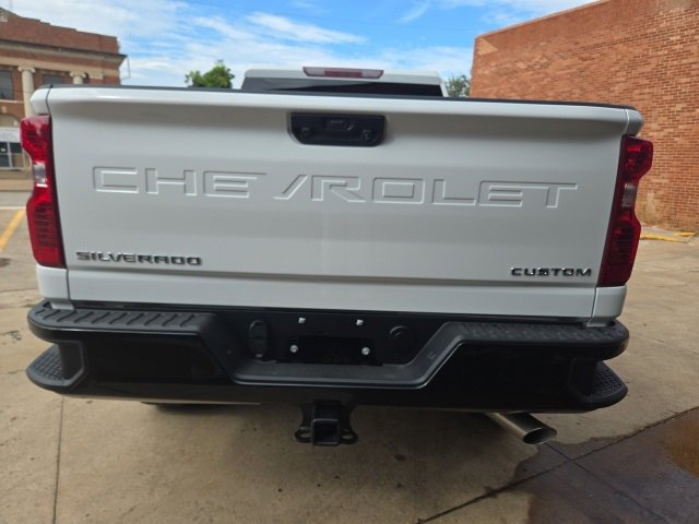 2025 Chevrolet Silverado 2500HD Custom photo 6