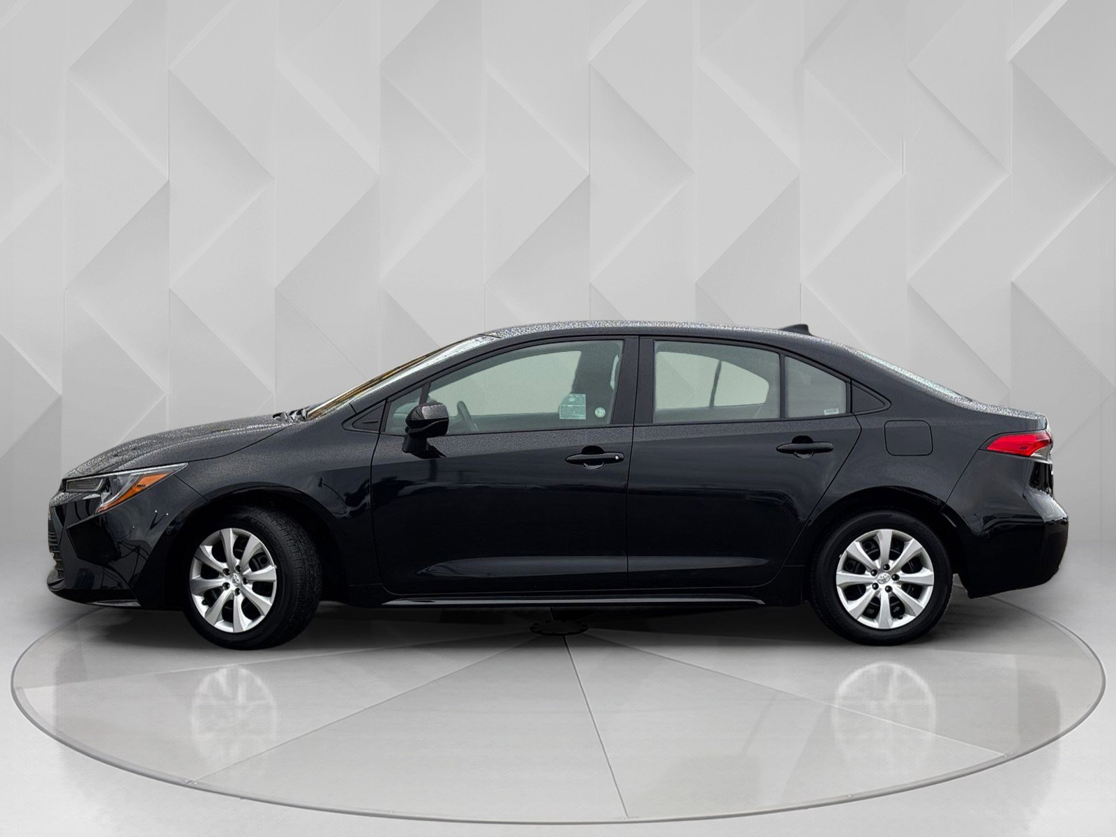 2024 Toyota Corolla LE photo 2