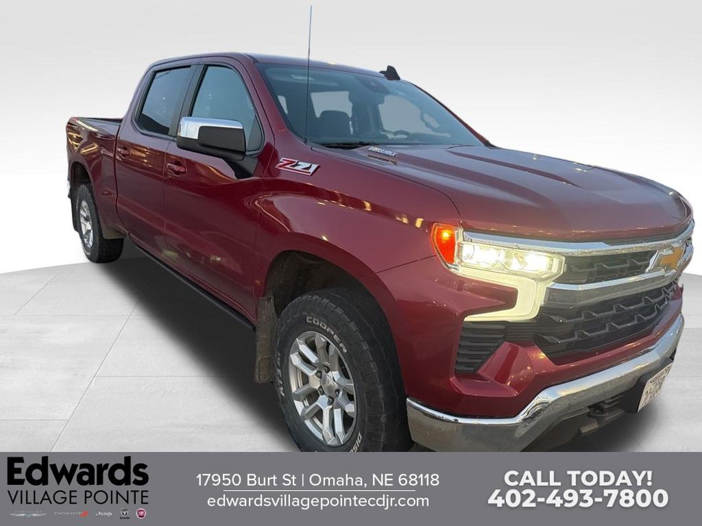 2022 Chevrolet Silverado 1500 LT photo 4