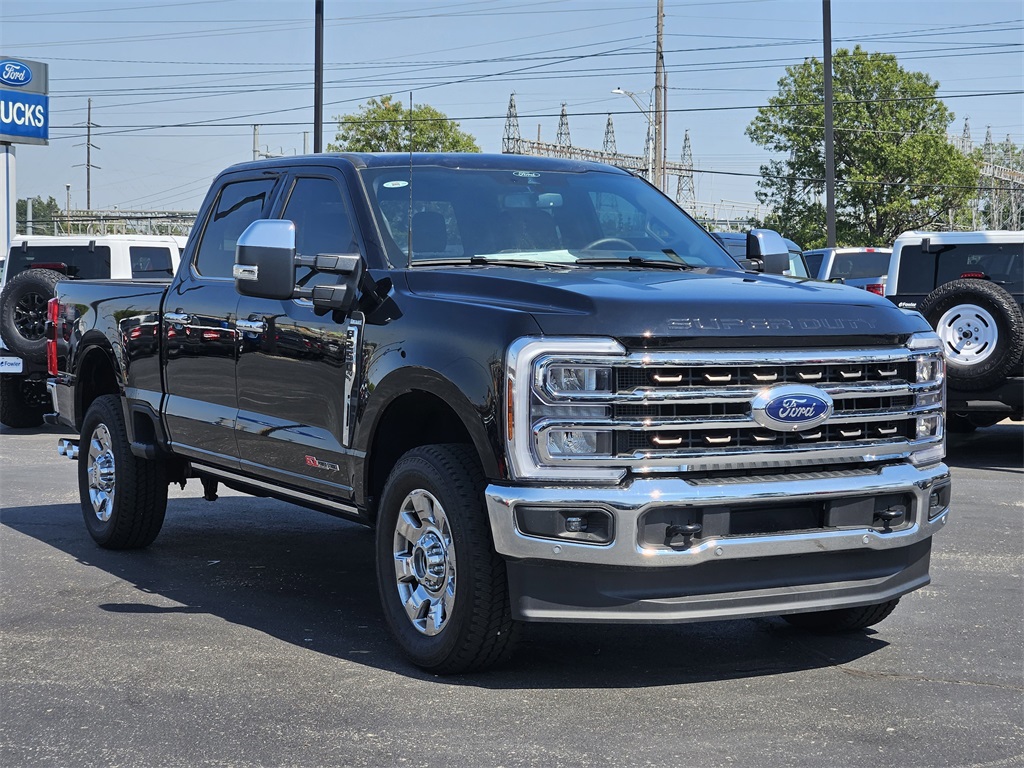 2025 Ford F-250 King Ranch photo 2