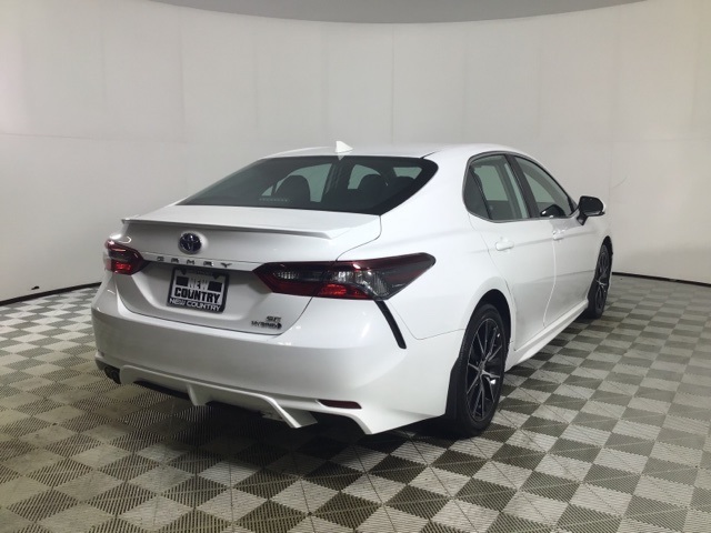 2024 Toyota Camry Hybrid SE photo 7