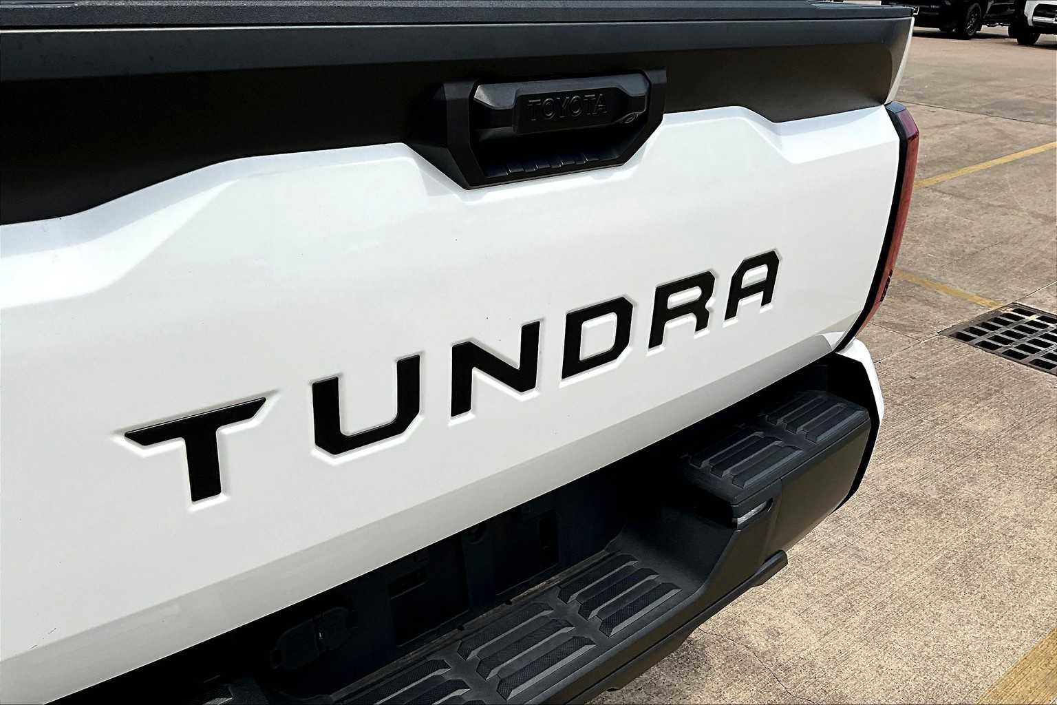 2022 Toyota Tundra SR5 photo 26