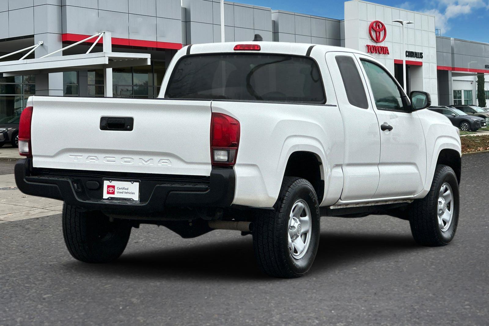 2022 Toyota Tacoma SR Access Cab photo 3