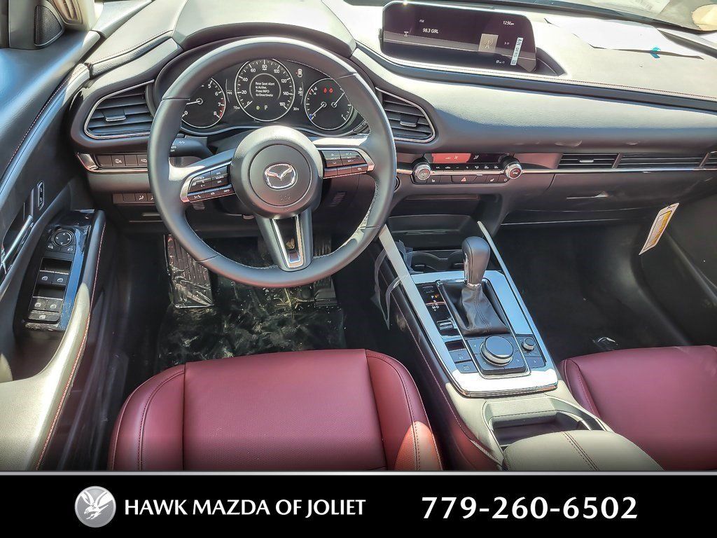 2025 MAZDA CX-30 - Image 11