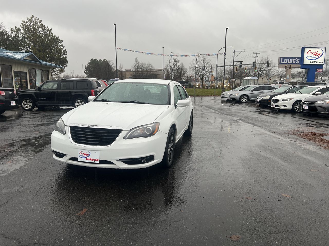 2013 Chrysler 200 Touring's photo