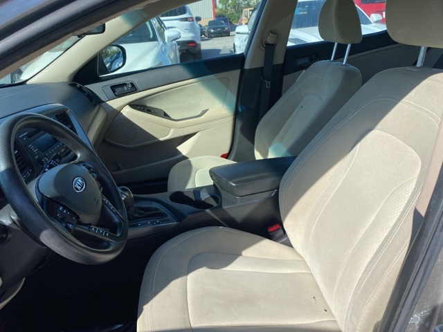 2011 Kia Optima LX photo 8
