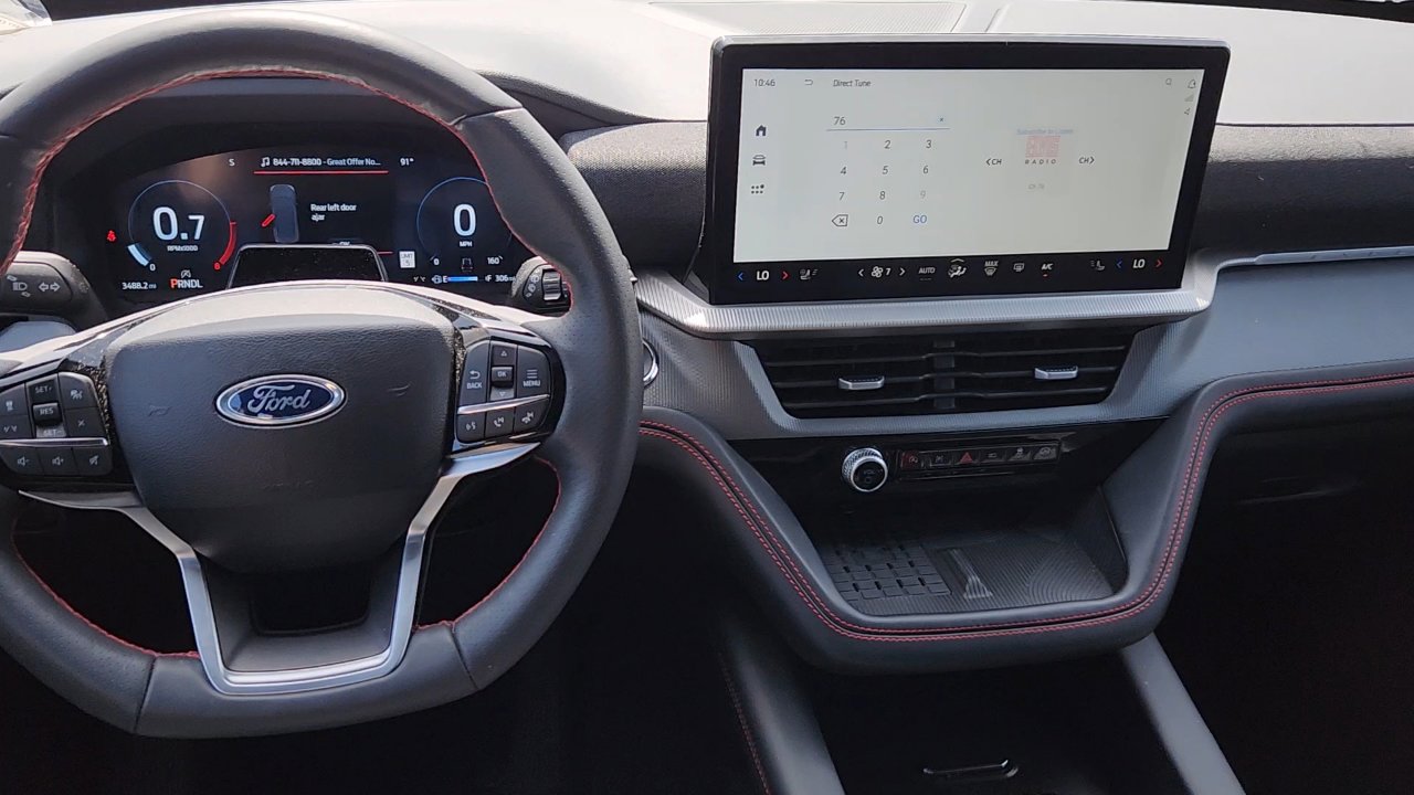 2025 Ford Explorer ST-Line photo 17