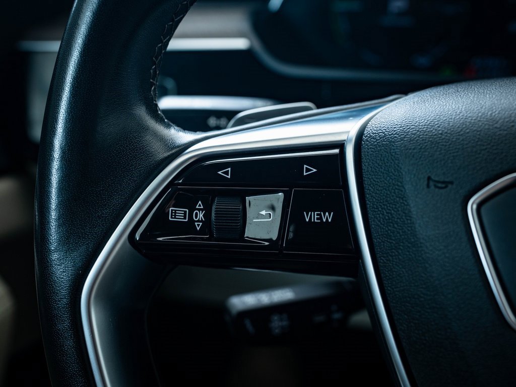 2022 Audi e-tron Premium Plus photo 23