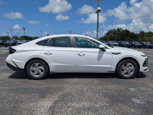 2025 Hyundai Sonata SE photo 3