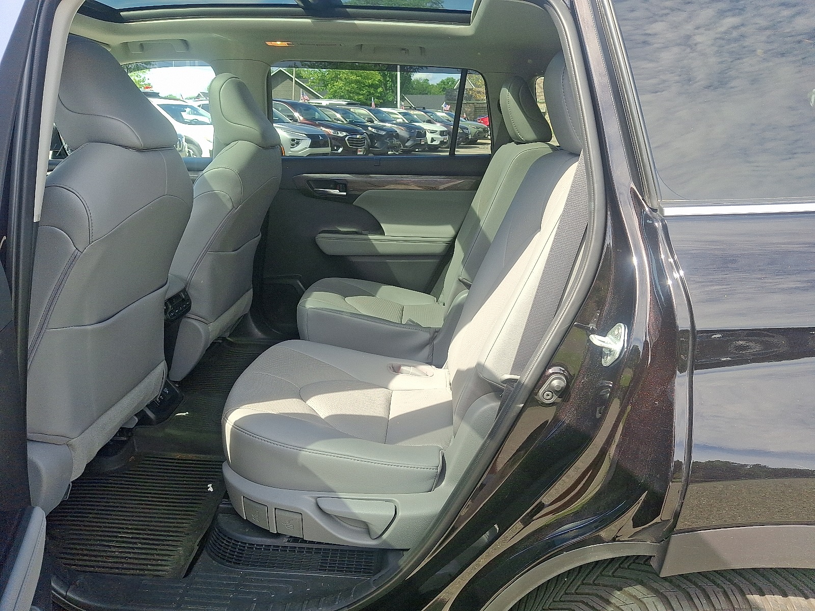 2021 Toyota Highlander Hybrid Platinum photo 9