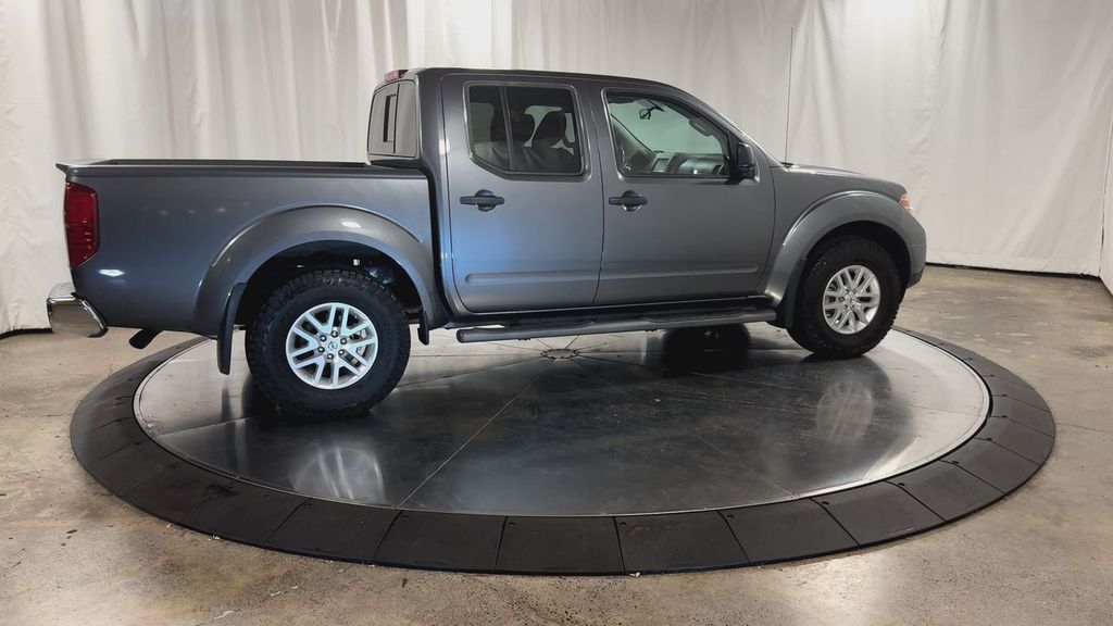 2019 Nissan Frontier SV photo 2