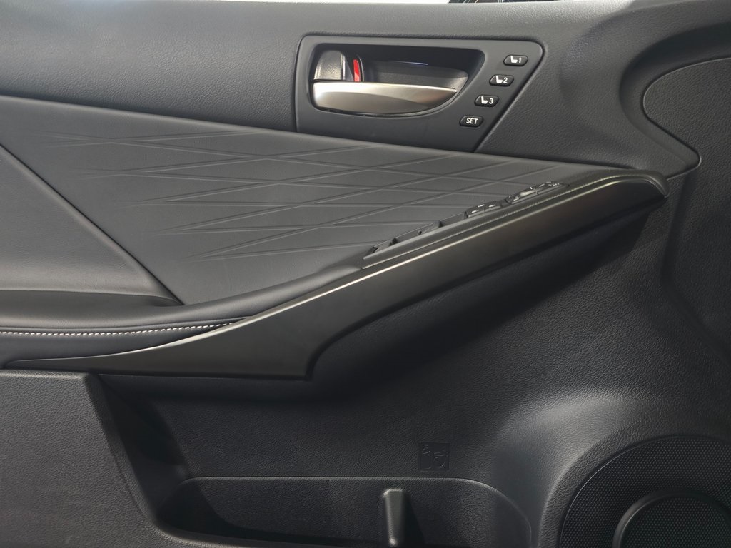 2025 Lexus IS 300 F SPORT photo 11