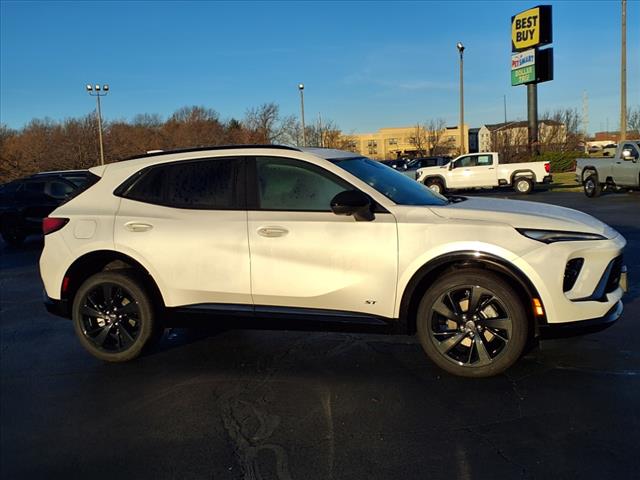 2025 Buick Envision Sport Touring photo 2