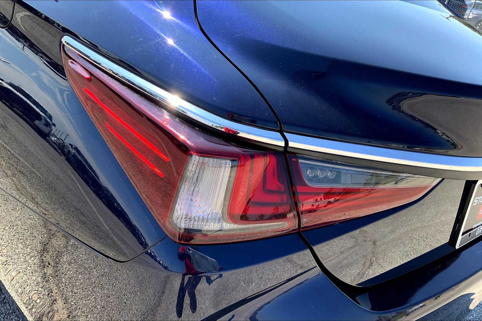 2020 Lexus ES 350 Ultra Luxury photo 26