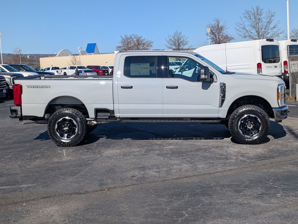 2026 Ford F-250 XLT photo 3