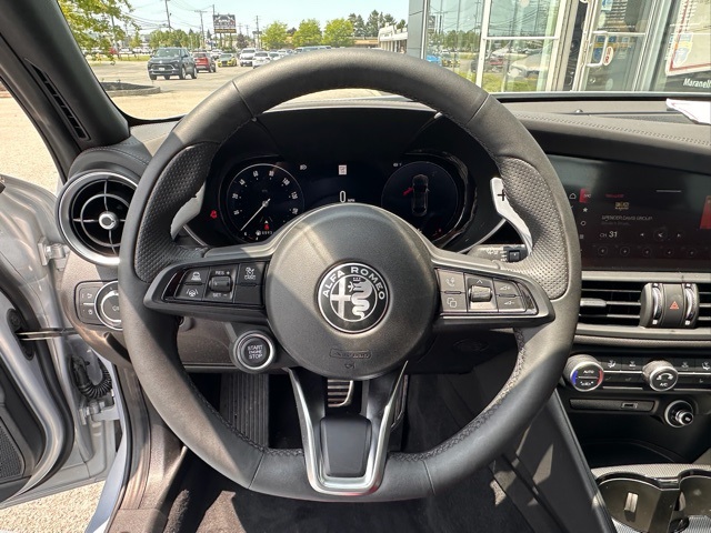 2025 Alfa Romeo Giulia Base photo 9