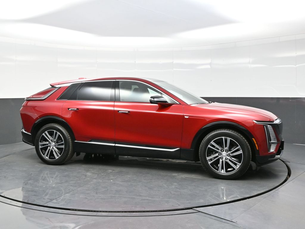 2025 Cadillac Lyriq Luxury photo 7