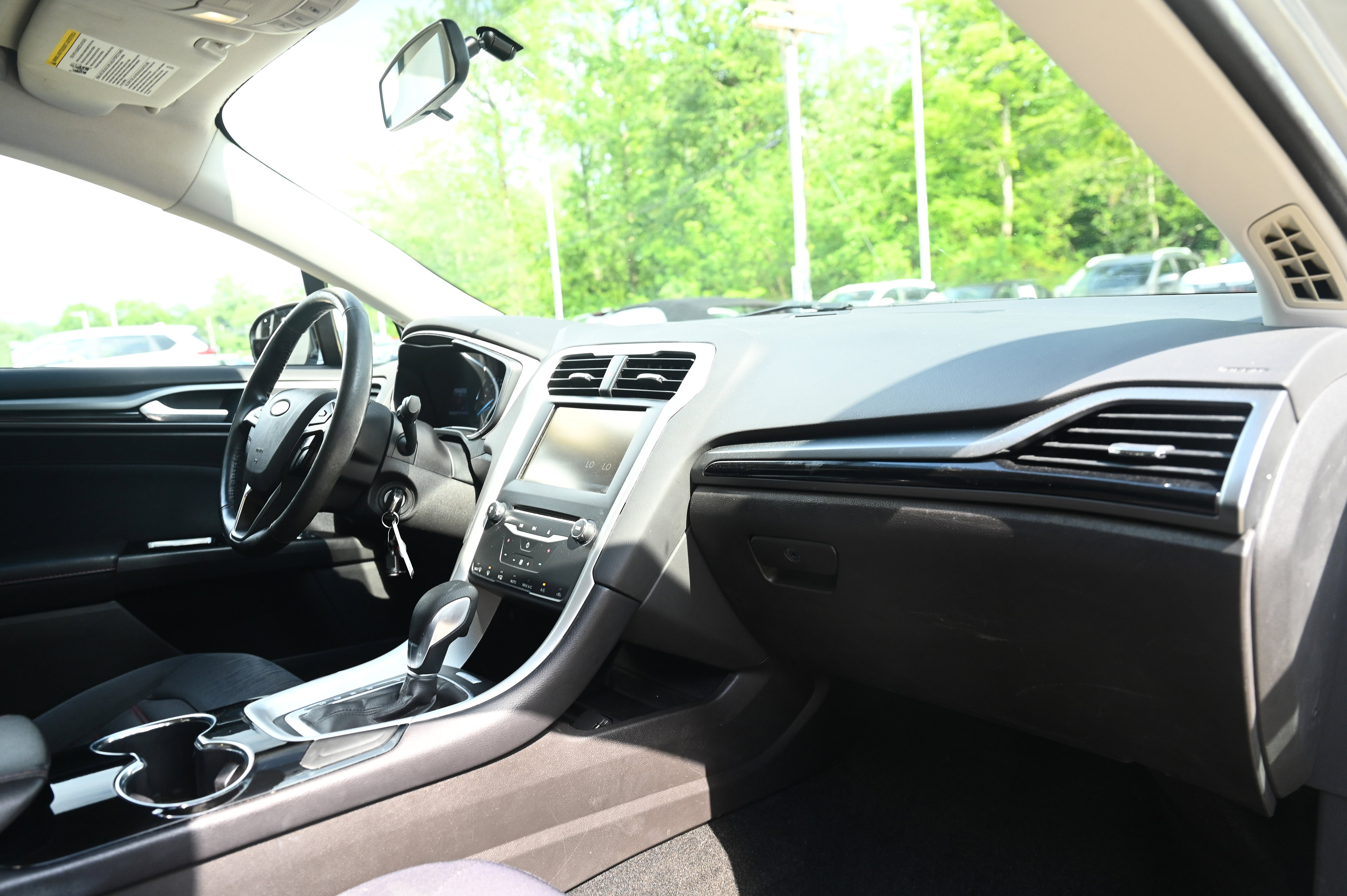 2014 Ford Fusion SE photo 22