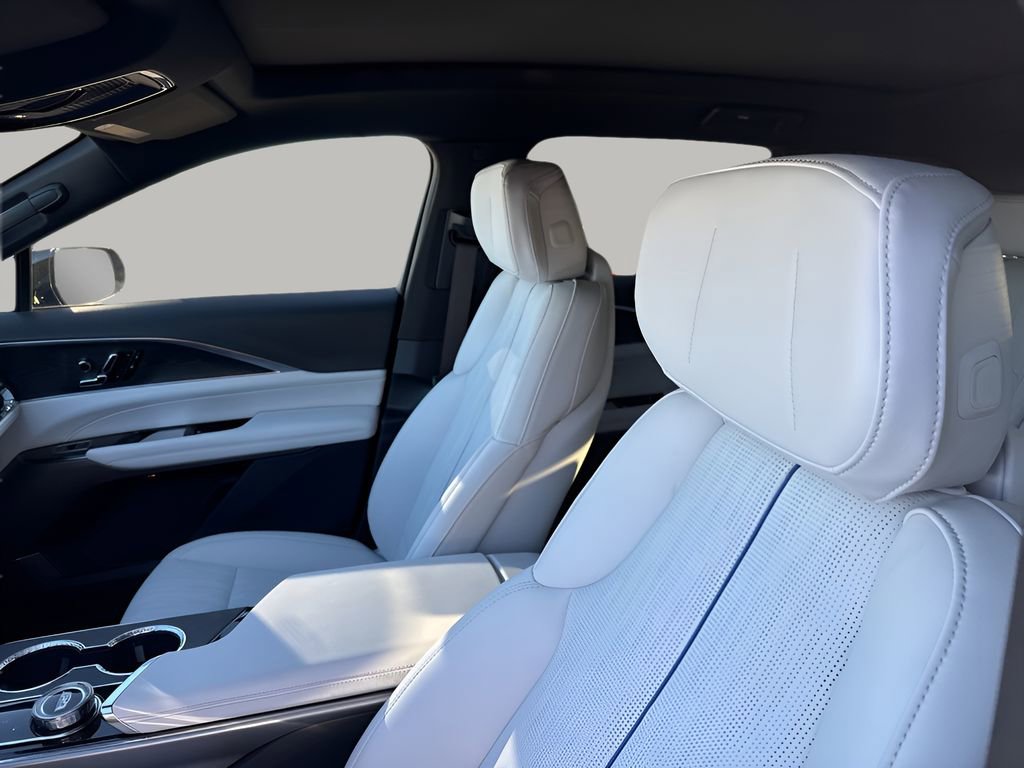 2025 Cadillac Lyriq Sport photo 16