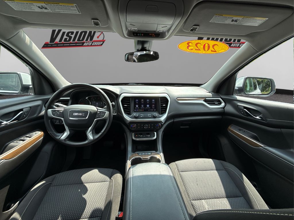 2023 Gmc Acadia SLE photo 24