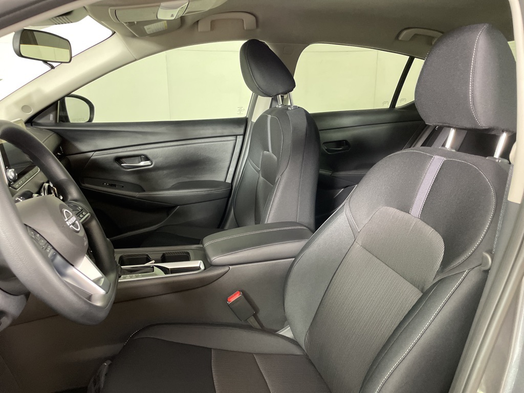 2025 Nissan Sentra SV photo 17