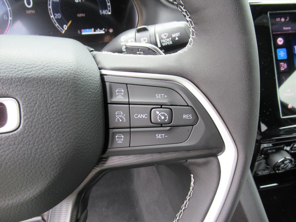 2025 Jeep Grand Cherokee Laredo X photo 17