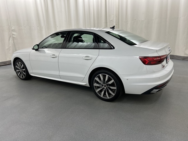 2023 Audi A4 40 Prestige Quattro photo 3