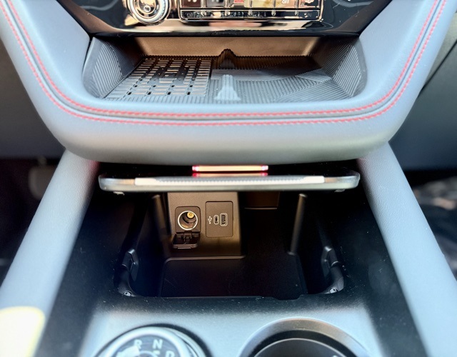 2025 Ford Explorer ST photo 27