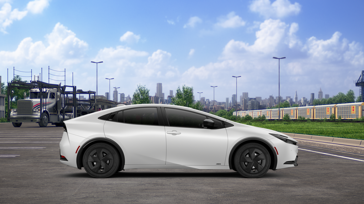 2026 Toyota Prius LE photo 12