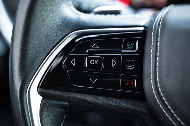 2022 Jeep Grand Cherokee Overland photo 30