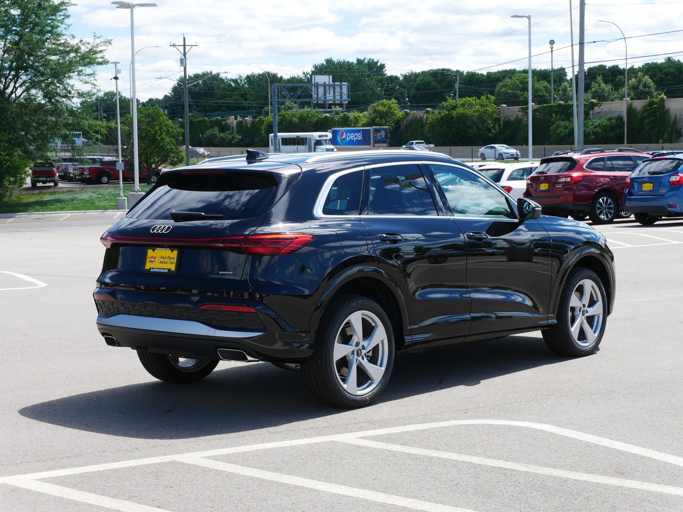 2025 Audi Q5 Premium Plus photo 2