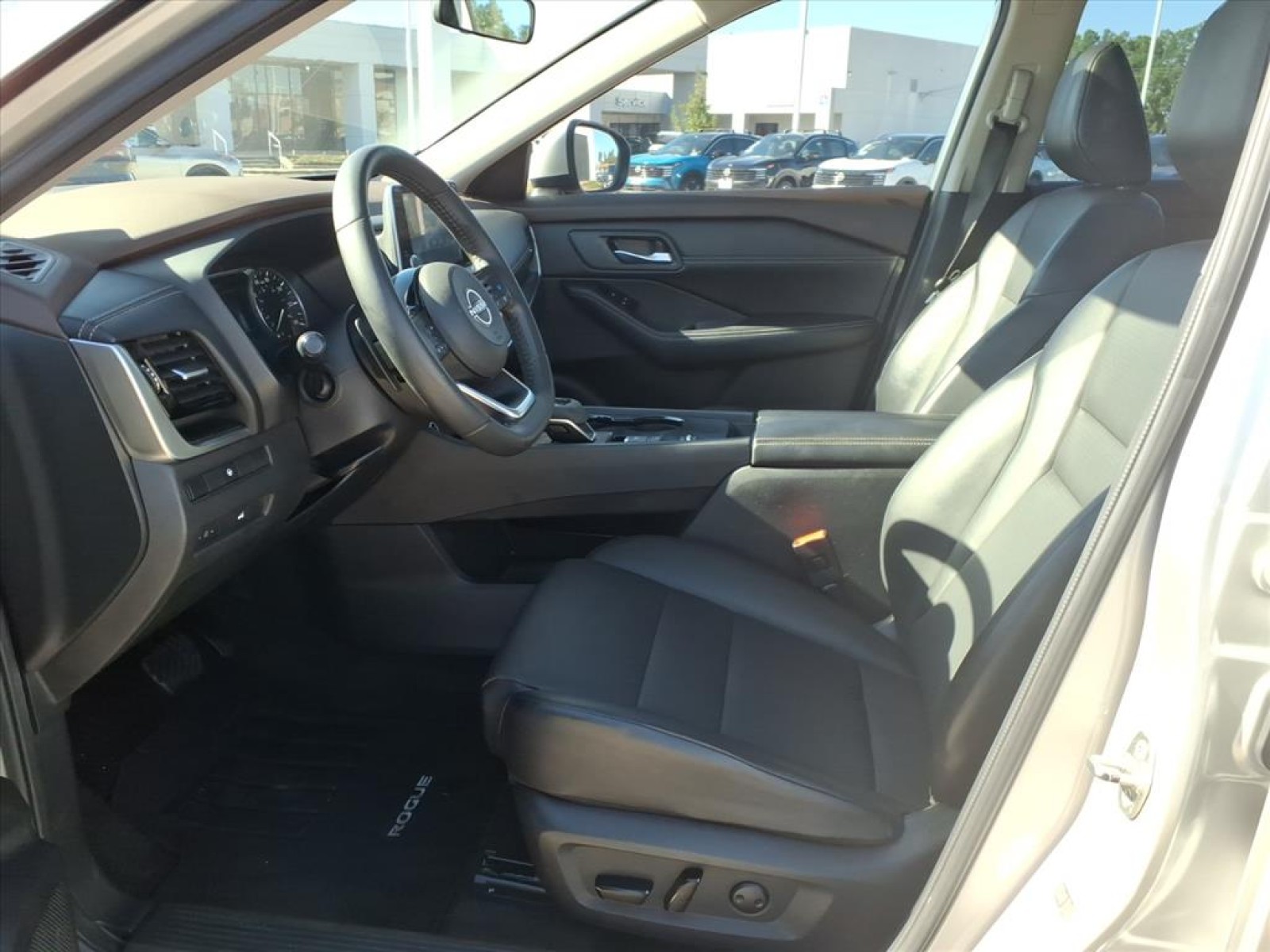 2022 Nissan Rogue SV Silver at Robbins Nissan