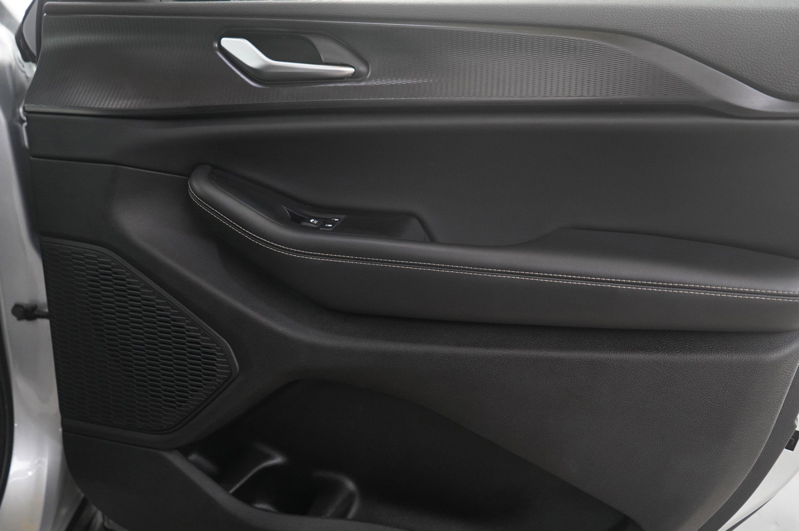 2023 Jeep Grand Cherokee Altitude photo 6