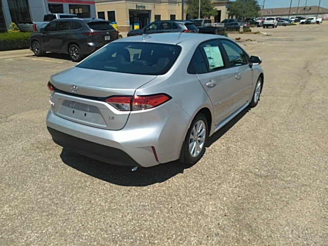 2025 Toyota Corolla LE photo 15