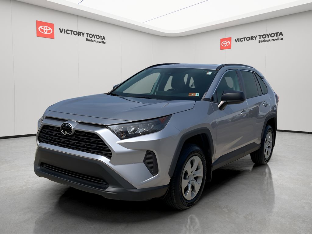 2019 Toyota RAV4 LE photo 5