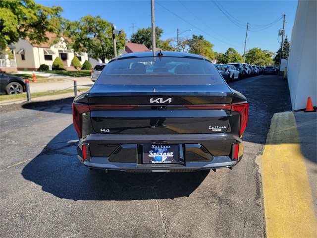 2025 Kia K4 GT-Line photo 3