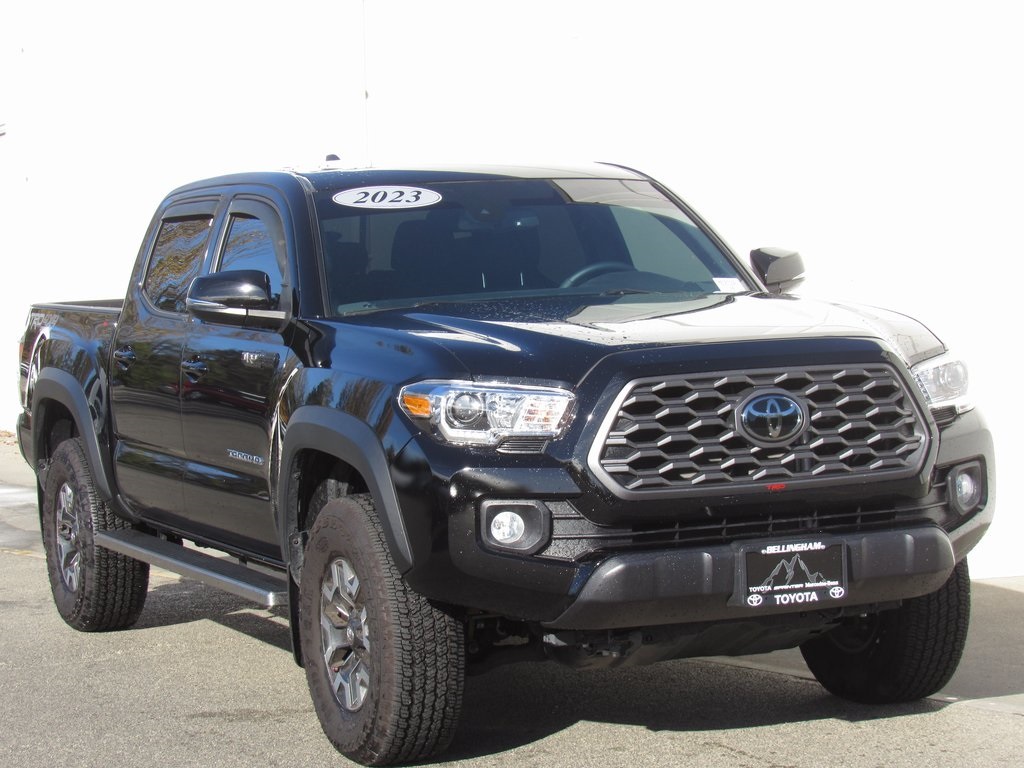 2023 Toyota Tacoma TRD photo 2