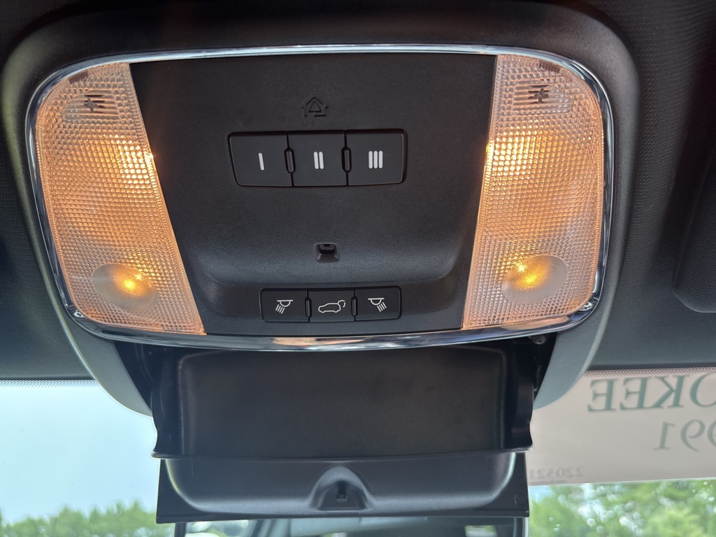 2020 Jeep Grand Cherokee Laredo Upland photo 22