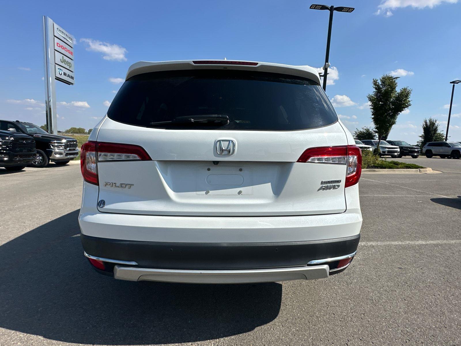 2021 Honda Pilot Touring photo 3