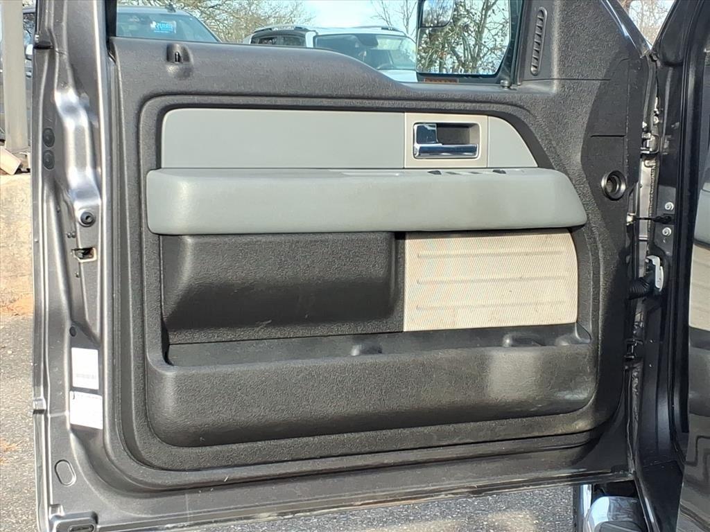 2011 Ford F-150 XLT photo 4