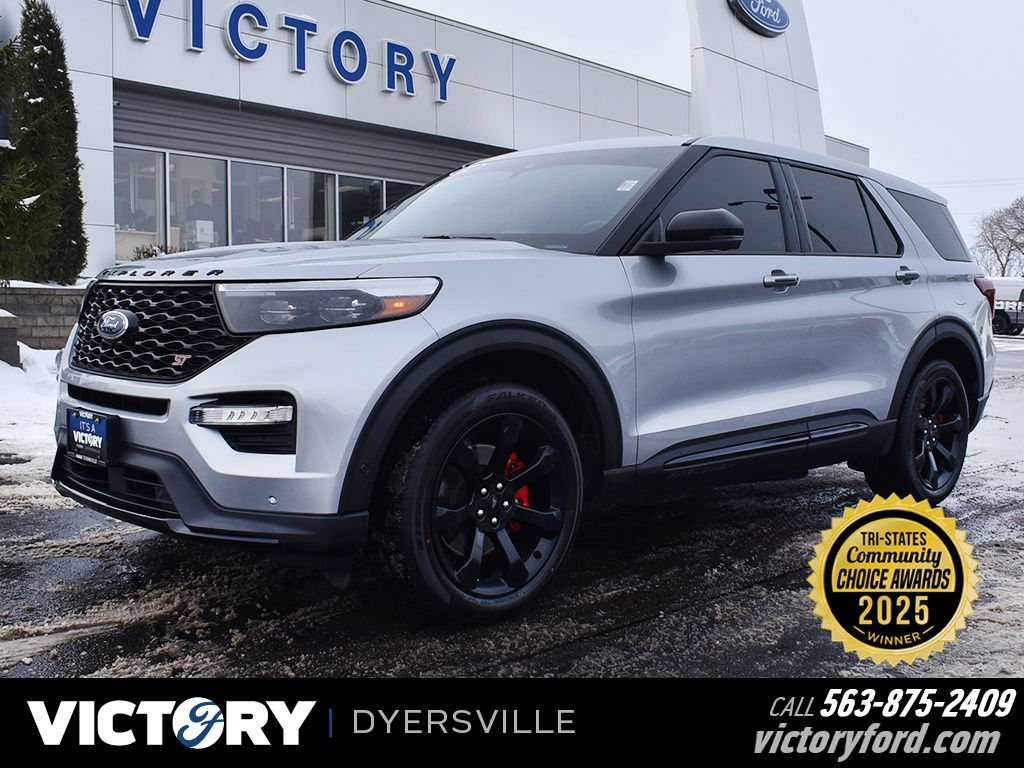 2022 Ford Explorer ST's photo