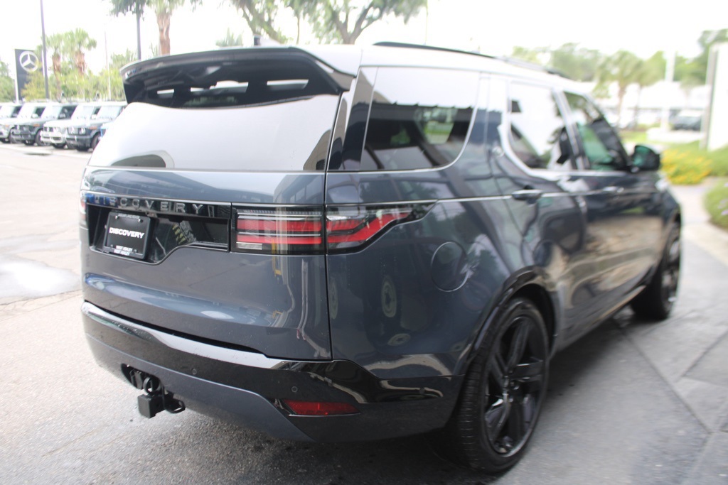 2024 Land Rover Discovery P360 Dynamic SE photo 7