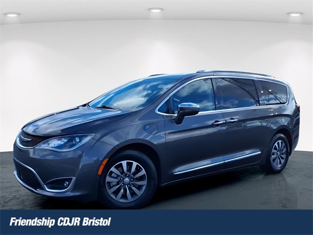 2020 Chrysler Pacifica Hybrid Limited's photo