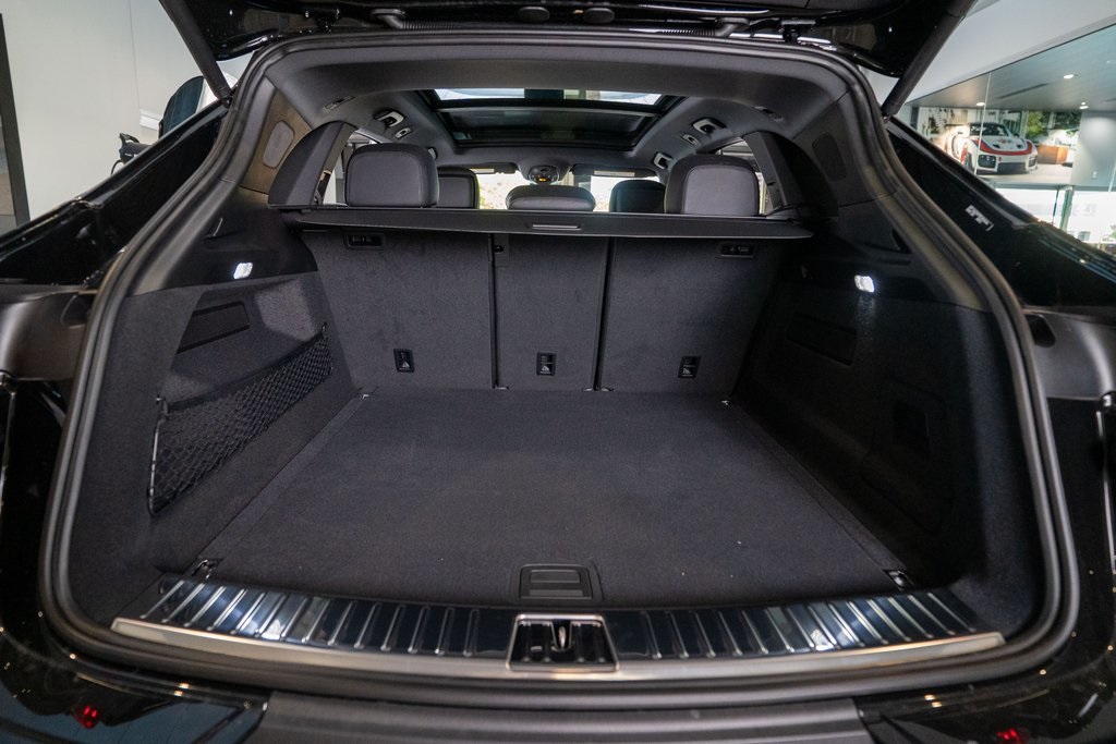 2025 Porsche Cayenne photo 37