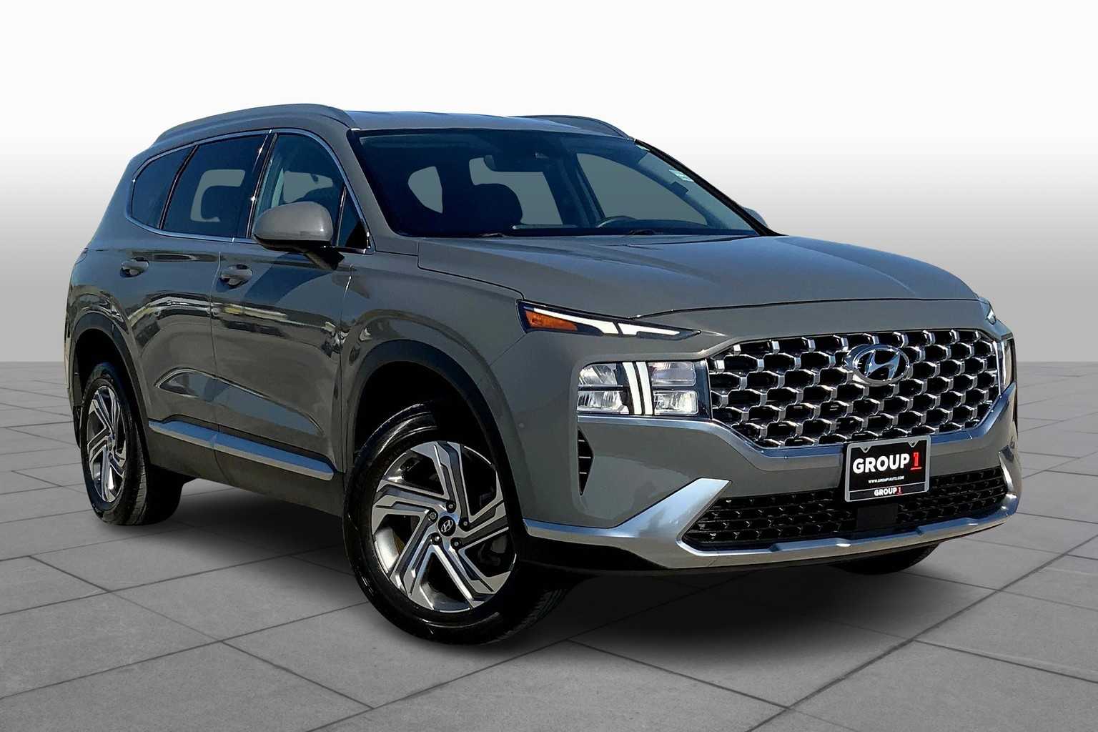 2022 Hyundai Santa Fe SEL photo 2