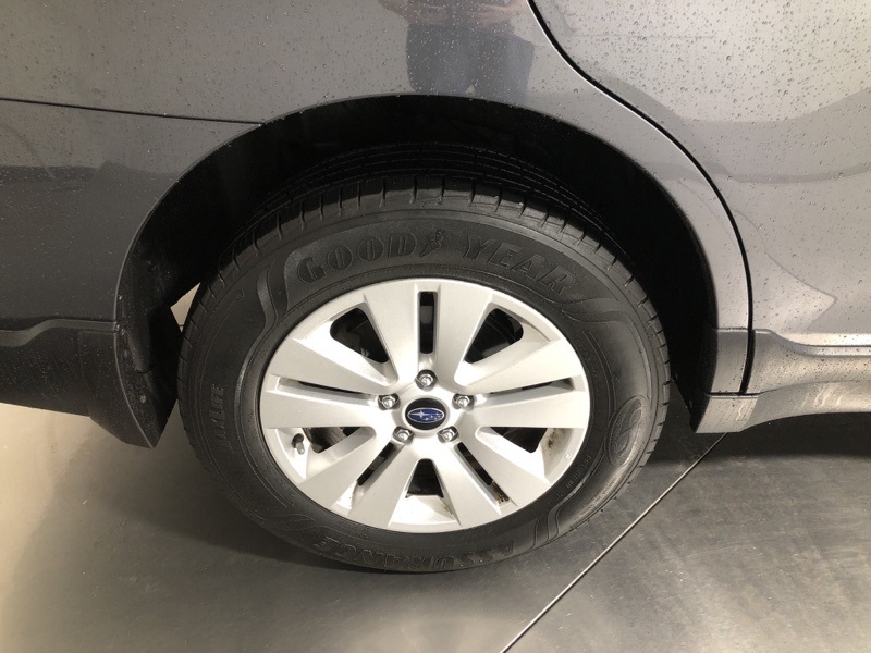 2018 Subaru Outback 2.5i Premium photo 10